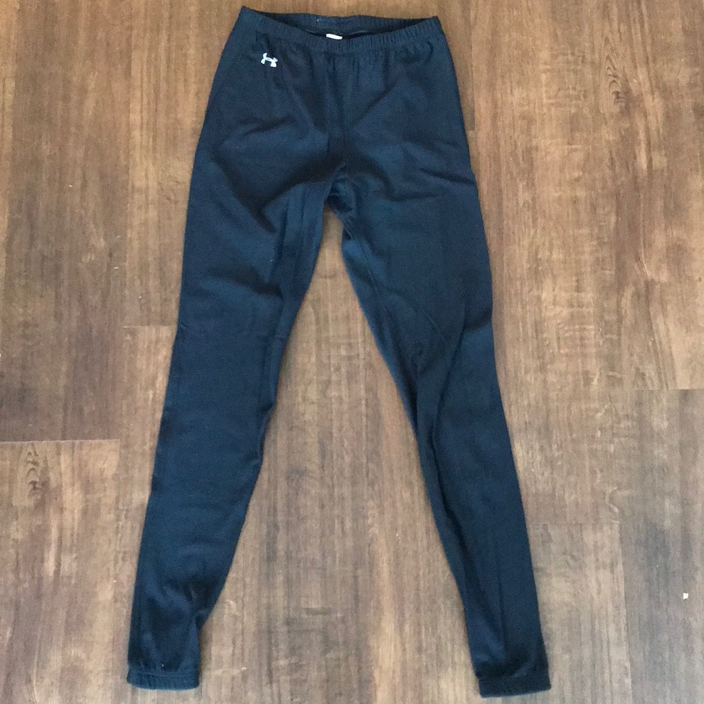 Under Armour black leggings